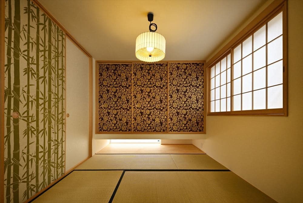 天井高を抑えた和室