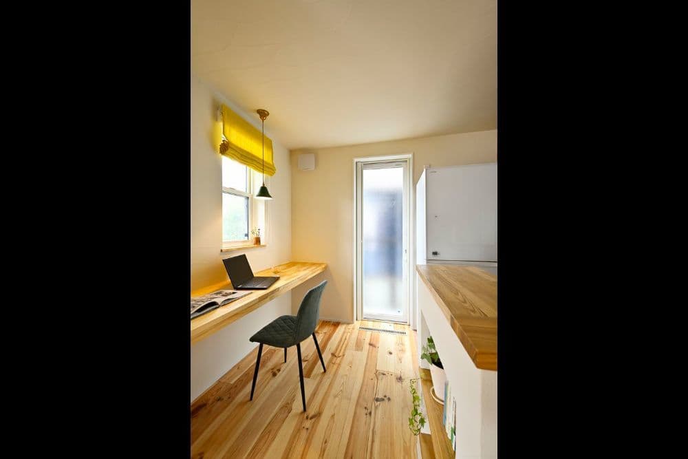 造り付けデスクのワークスペース